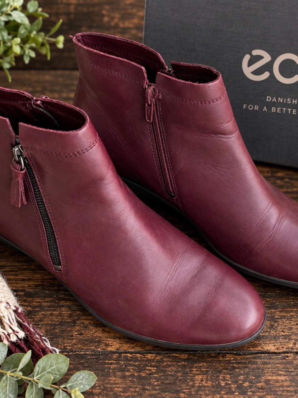 ECCO Women's Burgundy Leather Ankle Booties